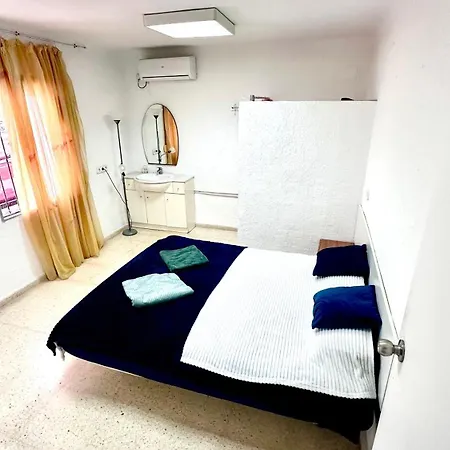 De Svetlana Aparthotel *